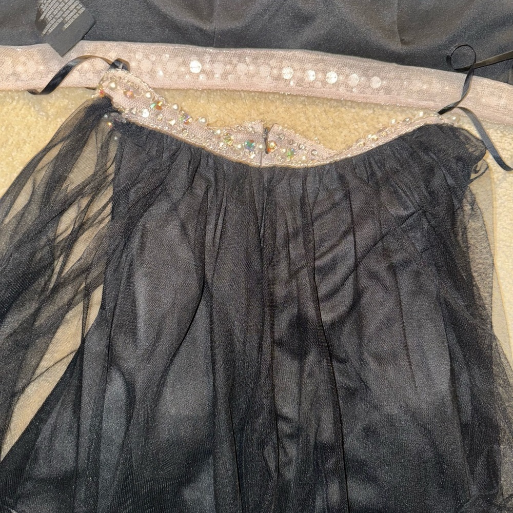 Black and beige 2 piece dress set - Picture 5 of 8